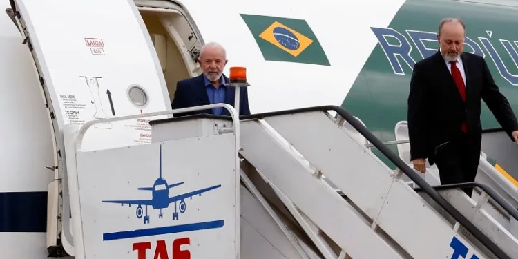 Brezilya Devlet Başkanı Luiz Inacio Lula da Silva’nın uçağı teknik arıza nedeniyle 5 saat havada kaldı
