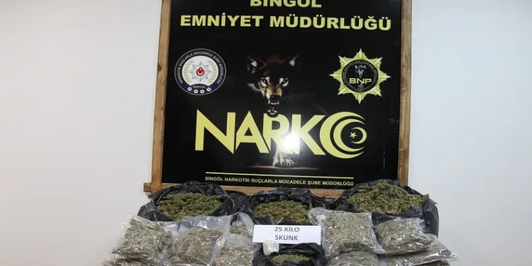 Polis ekipleri uyuşturucuya geçit vermiyor