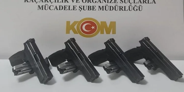 2 kişi 4 adet tabancayla yakalandı
