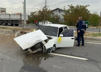 Kontrolden çıkan araç hurdaya döndü