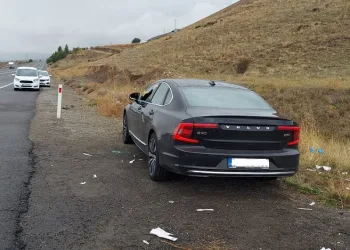 Park halindeki otomobilde erkek cesedi bulundu