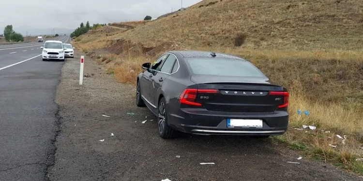 Park halindeki otomobilde erkek cesedi bulundu