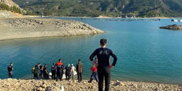 Karaman’da baraj gölüne giren 17 yaşındaki genç boğuldu