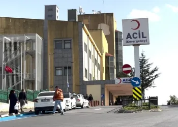 Yatılı okulda 14 kişi yemekten zehirlendi