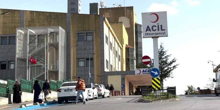 Yatılı okulda 14 kişi yemekten zehirlendi
