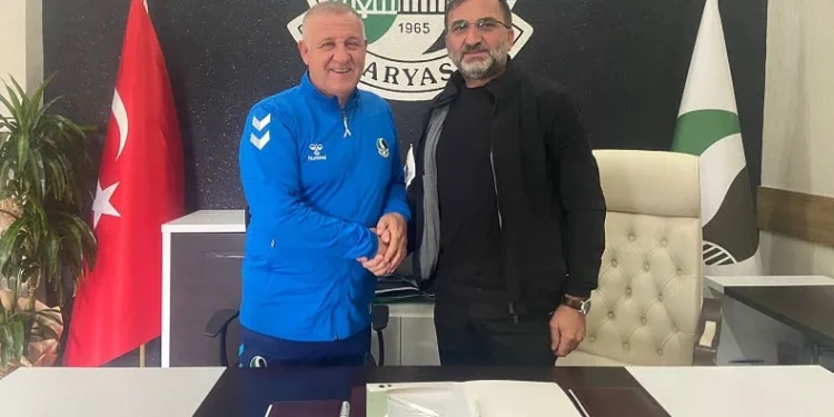 Sakaryaspor, teknik adam Mesut Bakkal ile anlaştı