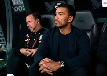 Giovanni van Bronckhorst: “En iyi performansı vermediğimizi düşünen varsa tekrar bu stada gelmesin”