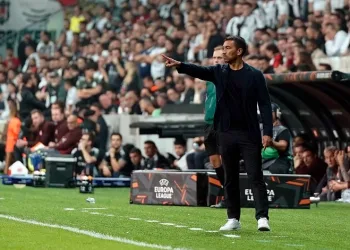 Beşiktaş Teknik Direktörü Giovanni van Bronckhorst, Eintracht Frankfurt’a yine kaybetti