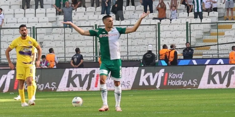 Konyasporlu Danijel Aleksic 2. golünü attı