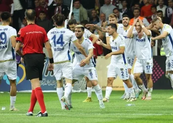 Menemen FK zirveye oynuyor