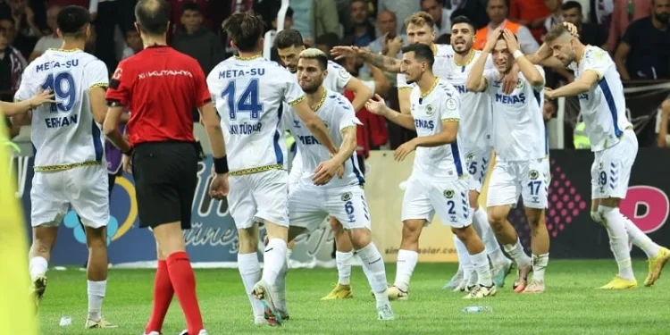 Menemen FK zirveye oynuyor