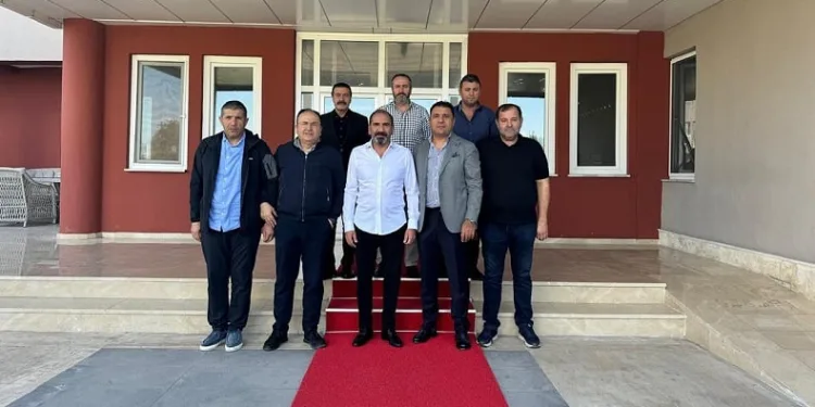 Mecnun Otyakmaz’dan Sivasspor’a ziyaret