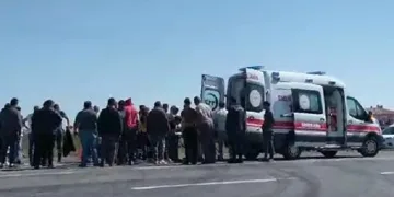 Motosiklet ve otomobil çarpıştı, 1 kişi ağır yaralandı