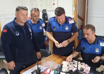 Engelli dilenci bir saatte bin 300 lira topladı