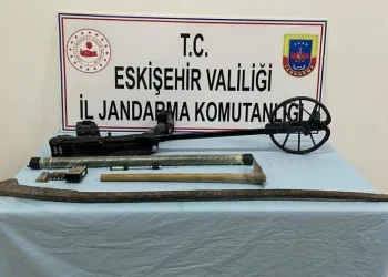 Kaçak kazı yapan 2 şüpheli suçüstü yakalandı