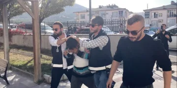 Yaşlı adamı öldürüp karısını yaralayan zanlı 3. kez hakim karşısında