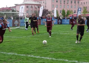 Trabzon’da “Efsanelerle yeniden” futbol turnuvası