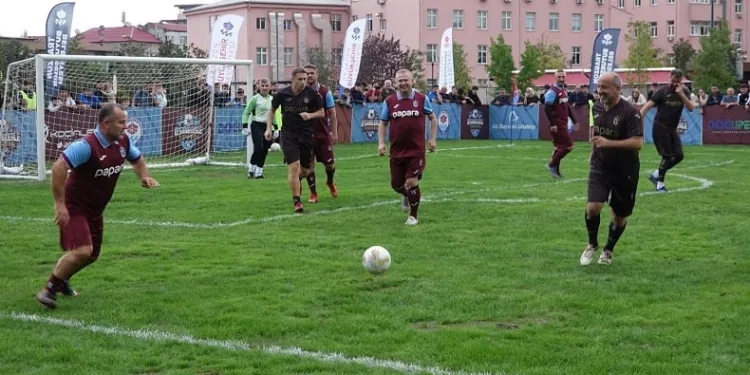 Trabzon’da “Efsanelerle yeniden” futbol turnuvası