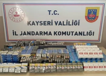 Yol kontrolü yapılan kamyonda 640 paket kaçak sigara bulundu