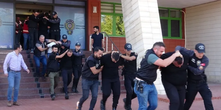 Cadde ortasındaki silahlı kavgayla ilgili 9 kişi tutuklandı