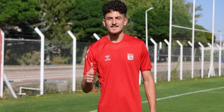 Milli takım çağırıldı, kendi takımında forma bulamıyor