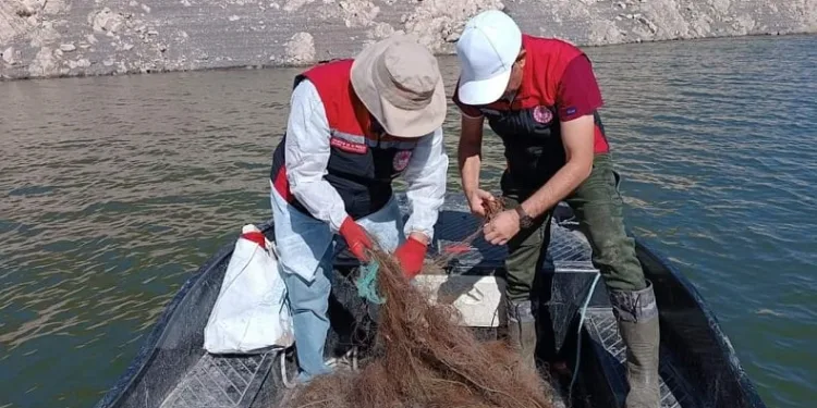 Barajda 550 metrelik hayalet ağ ele geçirildi