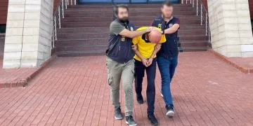 Isparta’da 21 yıl 5 ay hapis cezasıyla aranan firari yakalandı