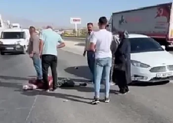 Konya’da otomobil ile motosiklet çarpıştı