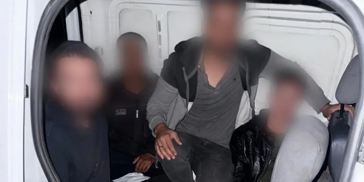 Göçmen kaçakçılarına yönelik operasyonlar sürüyor
