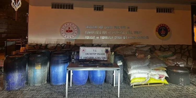 Gaziantep’te 4 bin 500 litre sahte alkol ele geçirildi
