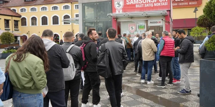 Samsunsporlu taraftarlardan Fenerbahçe maçına yoğun ilgi