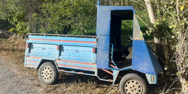 Ağaca çarpan patpat sürücüsü ağır yaralandı