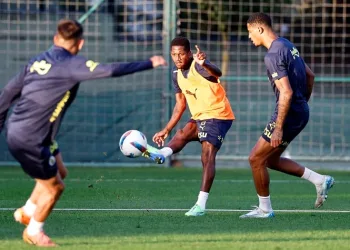 Fenerbahçe, Samsunspor maçı hazırlıklarını sürdürdü
