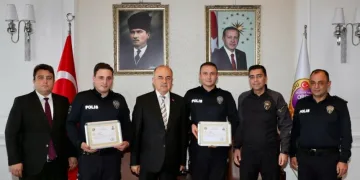 Başarılı polisler ödüllendirildi