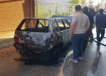 Alevlere teslim olan otomobil kullanılmaz hale geldi