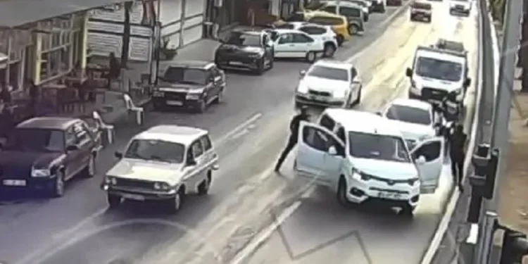 Polis önünü kesti, 29 suç kaydı bulunan şahsı yakaladı
