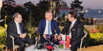 Hasan Arat, Dursun Özbek ve İbrahim Hacıosmanoğlu, açılışta bir araya geldi