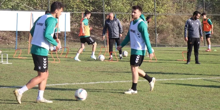 Sakaryaspor, İstanbulspor mesaisinde