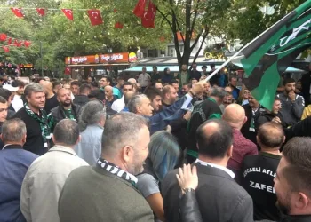 Kocaelispor çarşıya indi, ortaya renkli görüntüler çıktı
