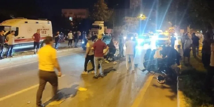 İki motosiklet çarpıştı: 3 yaralı