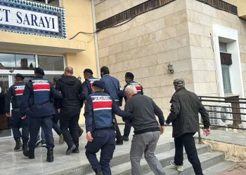 Sit alanında kaçak kazı yapan 8 kişiden 2’si tutuklandı