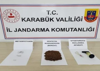 Üzerlerinde uyuşturucu çıkan 3 kişi gözaltına alındı