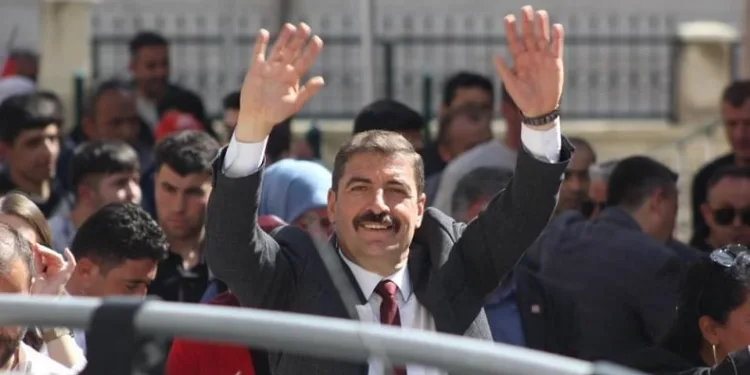 Tutuksuz yargılanan Kula Belediye Başkanı için hapis talebi