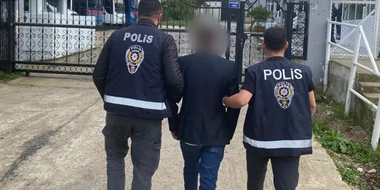 Aranan 3 şahıs yakalandı