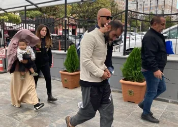 Dolandırdıkları altınlar salça kovasının içerisinde çıktı