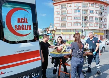 Otomobilin çarptığı yaşlı adam yaralandı