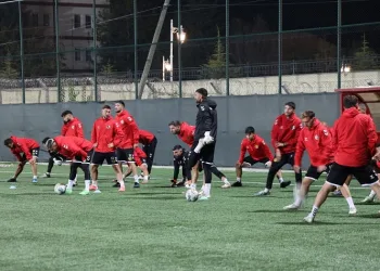 Eskişehirspor evindeki ilk maçta galibiyet istiyor