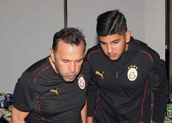 Galatasaray’da Okan Buruk’un doğum günü kutlandı