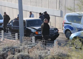 Polisi fark edince kaçan şüpheli, kaza yapınca yakalandı
