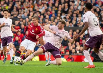 Manchester United, geriye düştüğü maçta 3 puan almayı bildi